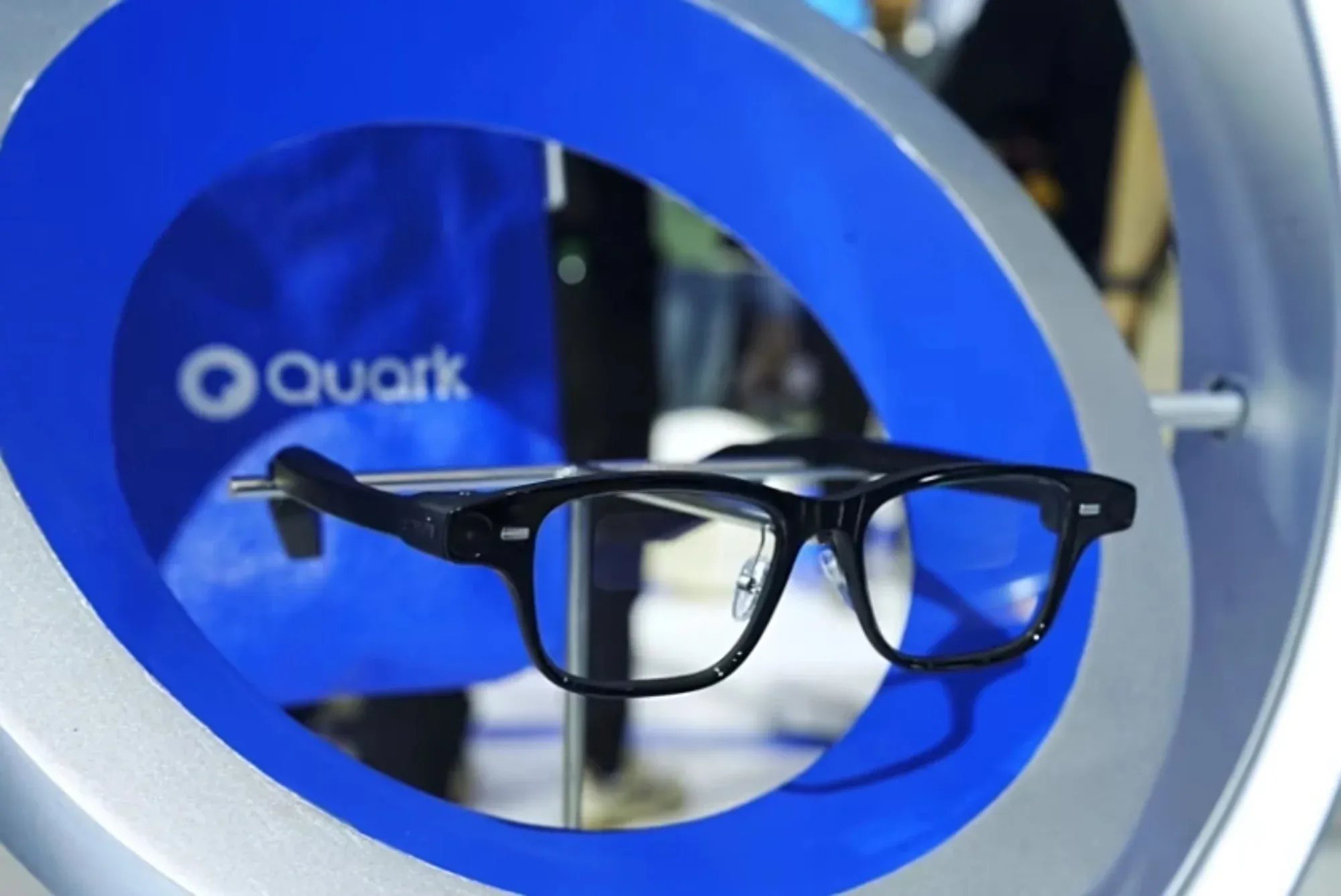 Alibaba Debuts Quark AI Glasses in China, Betting on Everyday AI Assistants
